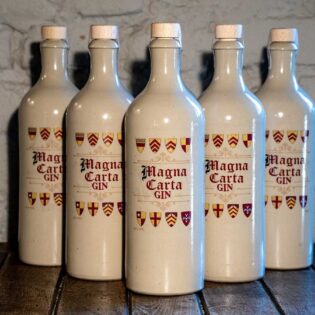 Case of 6 Magna Carta Gin