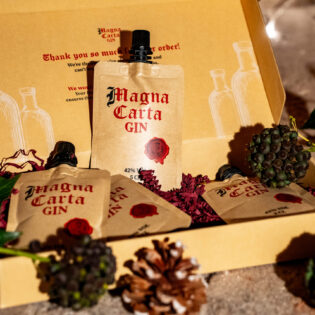 Magna Carta Gin Pouches